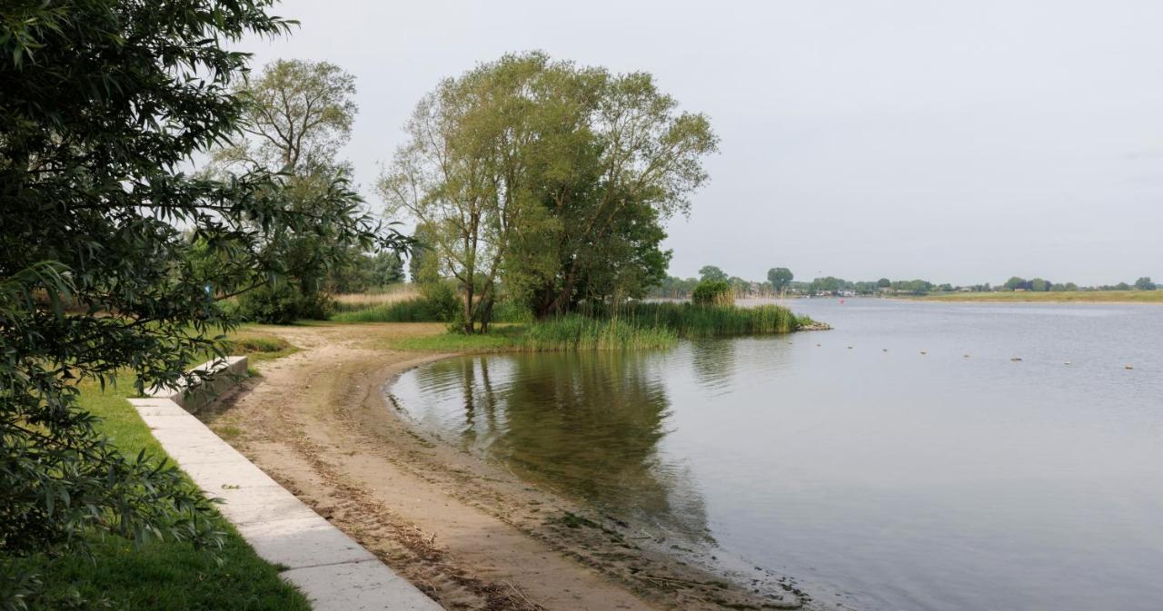 Villa Mooi Huisje Aan De Maas à Op-Op-Andel Extérieur photo